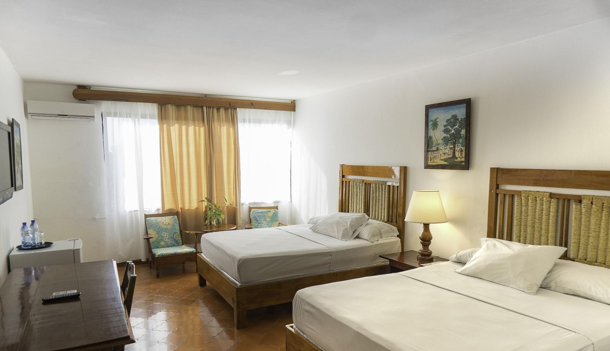 Hotel Mont Joli Cap-Haitien Exterior photo
