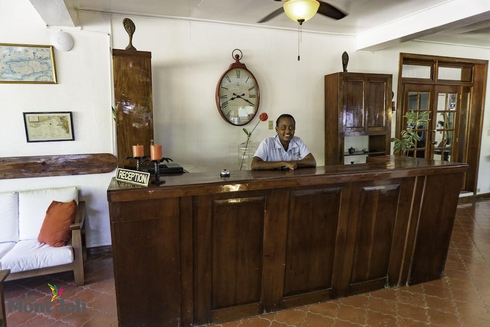 Hotel Mont Joli Cap-Haitien Exterior photo